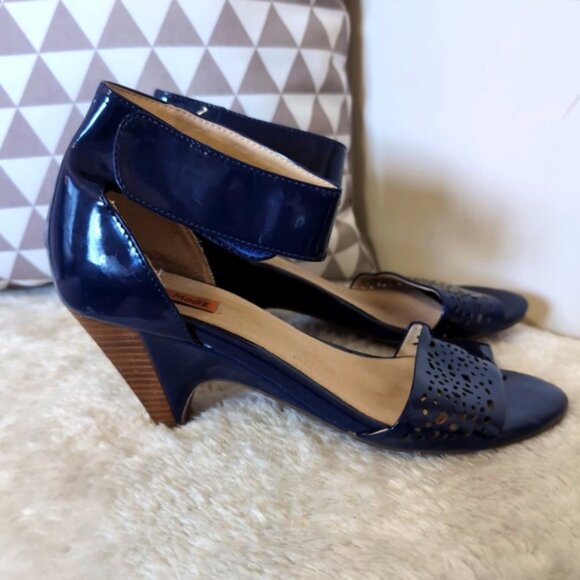 Miz Mooz Genuine Leather Patent Cutout Boho Chic Ankle Strap Mary Jane Wedges 8 - Picture 2 of 6